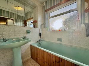 Photo 13- click for photo gallery